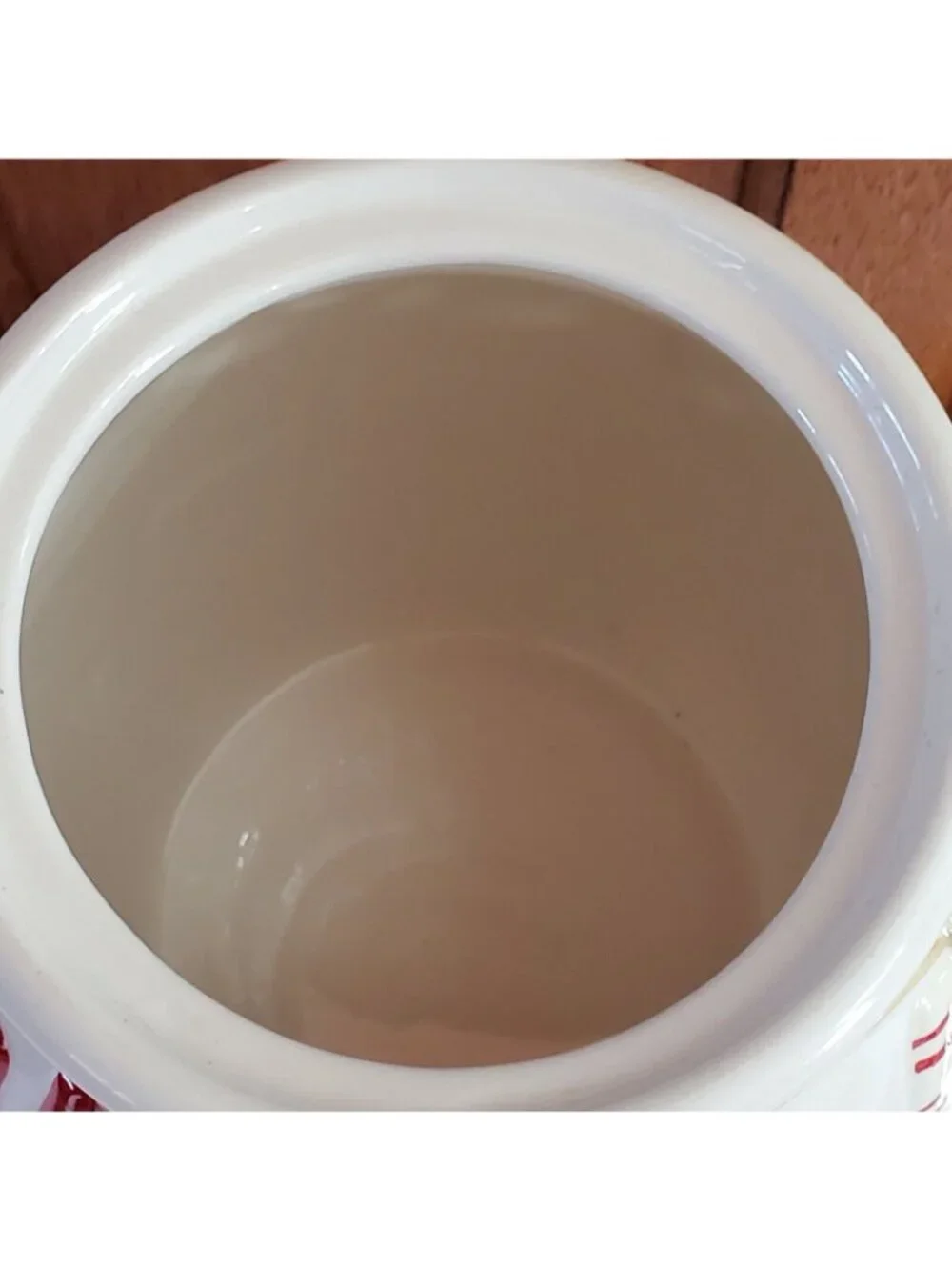Hallmark this ceramic
